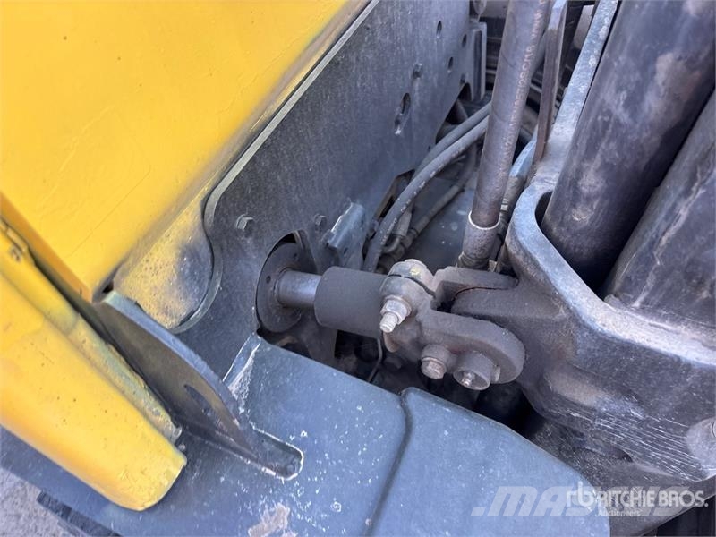 Hyster H70FT 6700 lb Pneumatic Tire Forklift 그 외 지게차