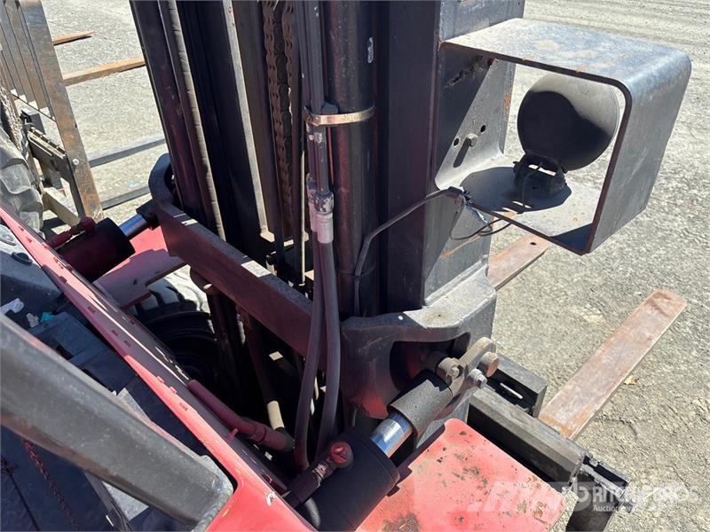 Hyster Pneumatic Tire Forklift Autokrāvēji - citi