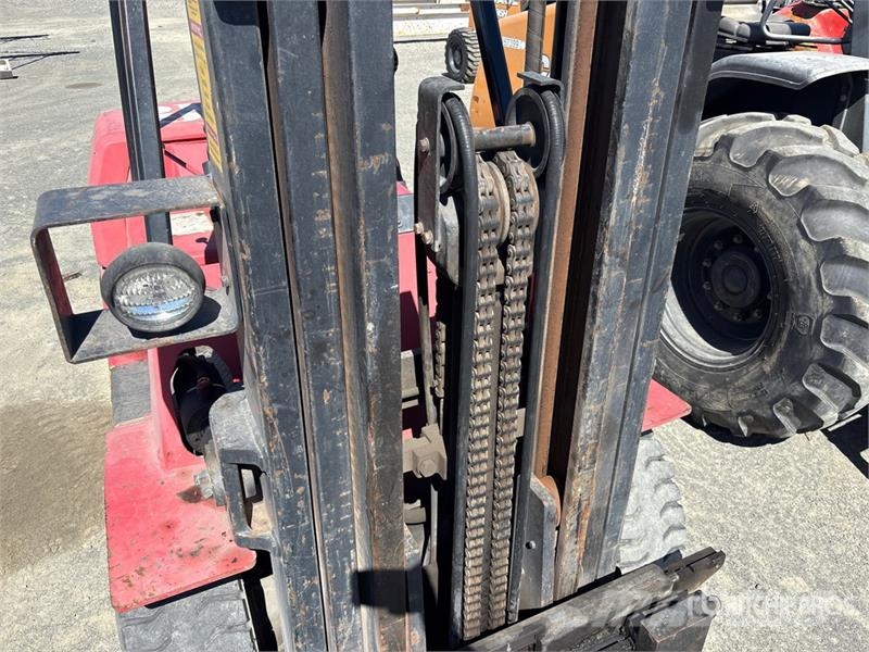 Hyster Pneumatic Tire Forklift Autokrāvēji - citi