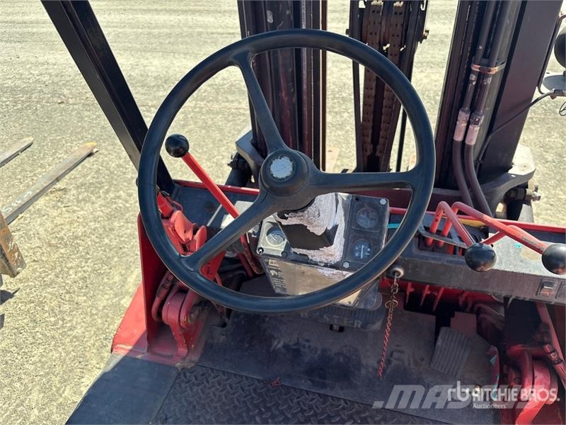 Hyster Pneumatic Tire Forklift Autokrāvēji - citi
