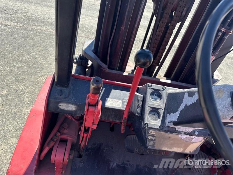 Hyster Pneumatic Tire Forklift Autokrāvēji - citi