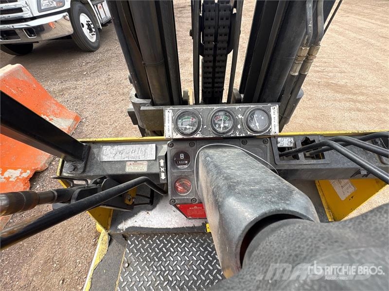Hyster S120XL 12000 lb Cushion Tire Forklift Diger