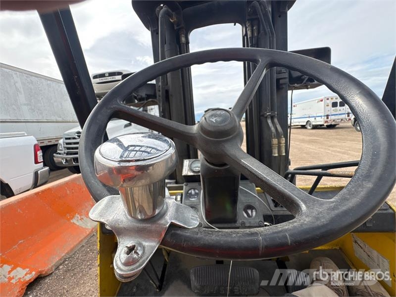 Hyster S120XL 12000 lb Cushion Tire Forklift Diger