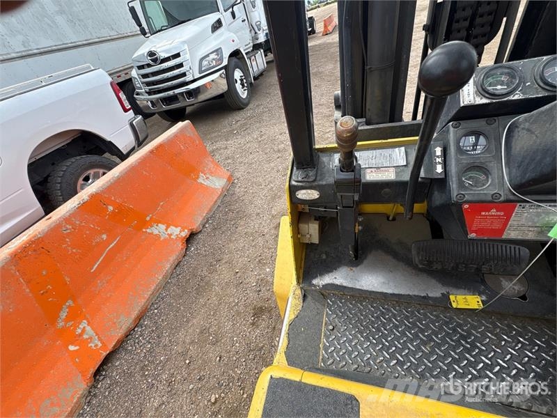 Hyster S120XL 12000 lb Cushion Tire Forklift Diger