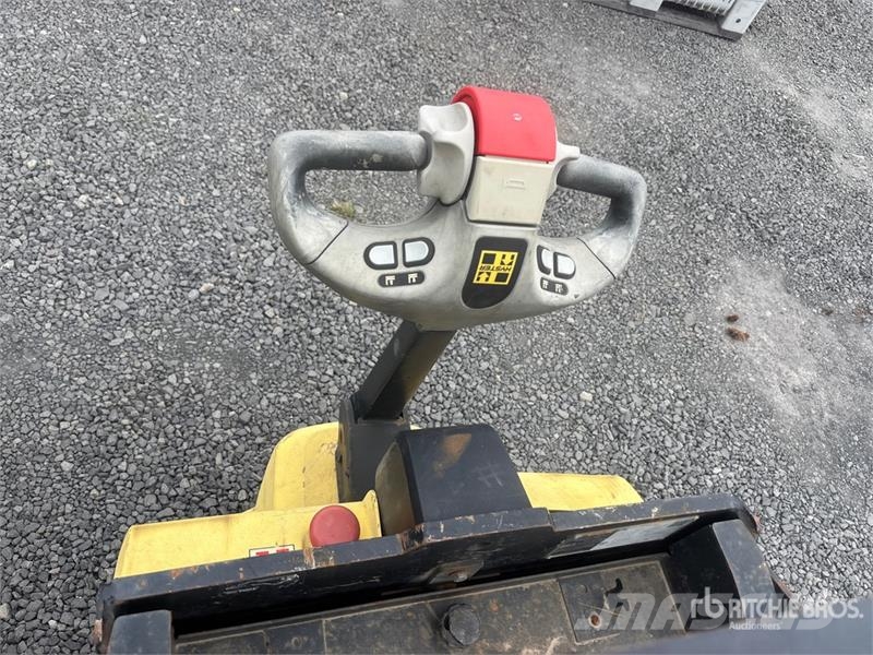 Hyster W45Z-HD 4510 lb Electric Pallet Jack 手拉式油壓拖板車