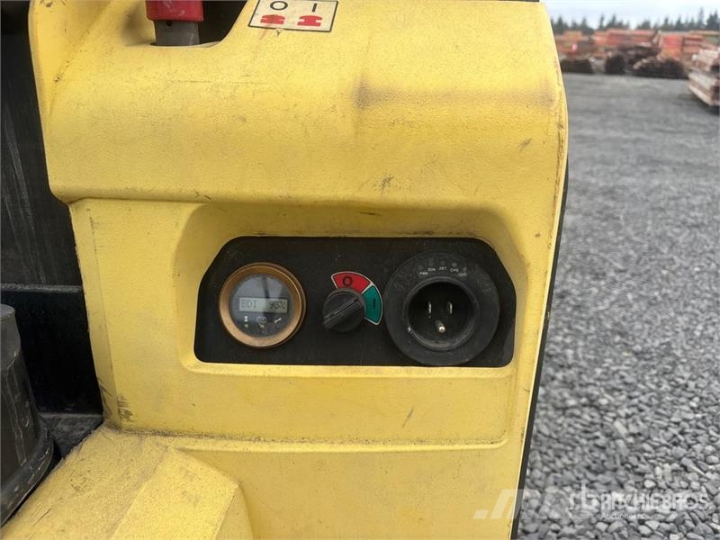 Hyster W45Z-HD 4510 lb Electric Pallet Jack 手拉式油壓拖板車