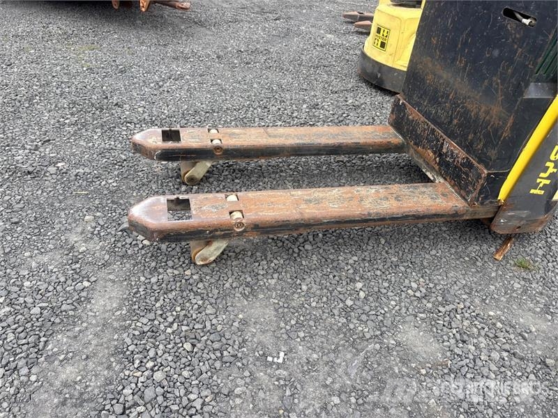 Hyster W45Z-HD 4510 lb Electric Pallet Jack 手拉式油壓拖板車
