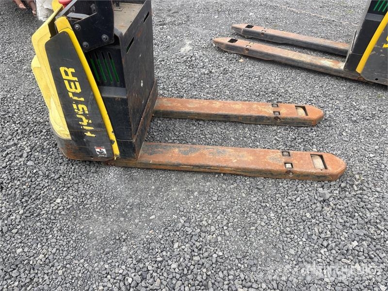 Hyster W45Z-HD 4510 lb Electric Pallet Jack (Inoperable) 手拉式油壓拖板車