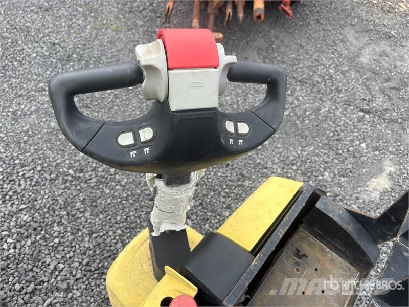 Hyster W45Z-HD 4510 lb Electric Pallet Jack (Inoperable) 手拉式油壓拖板車