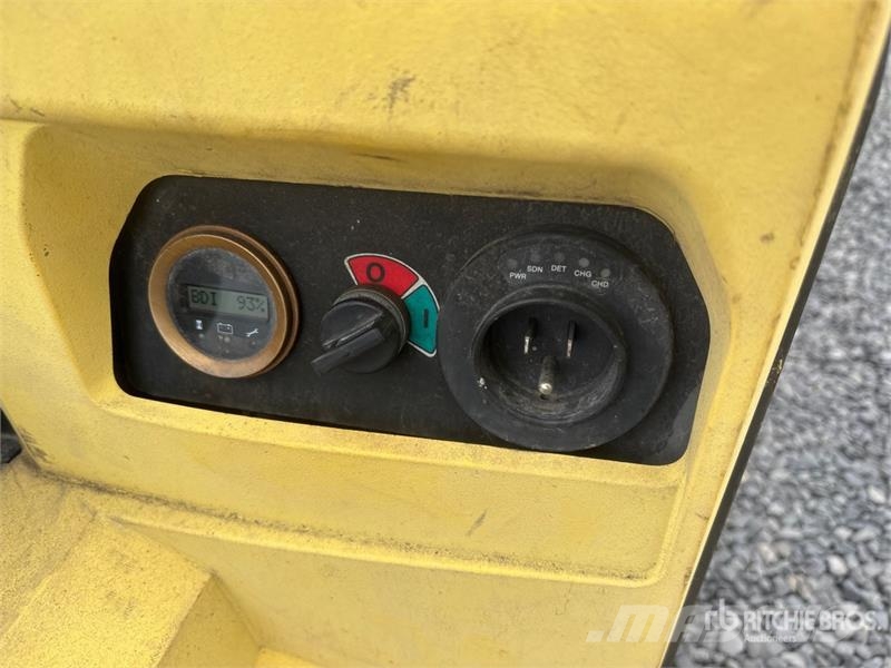 Hyster W45Z-HD 4510 lb Electric Pallet Jack 手拉式油壓拖板車
