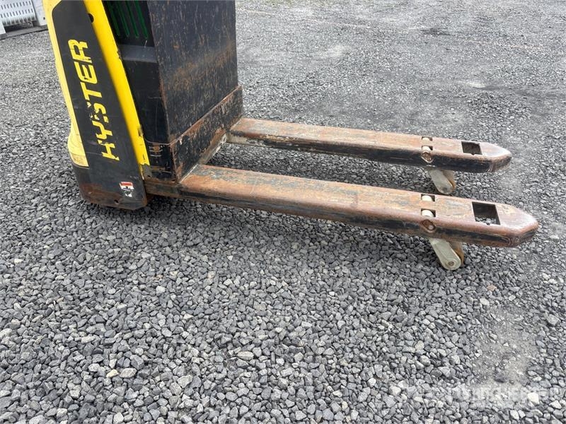Hyster W45Z-HD 4510 lb Electric Pallet Jack 手拉式油壓拖板車