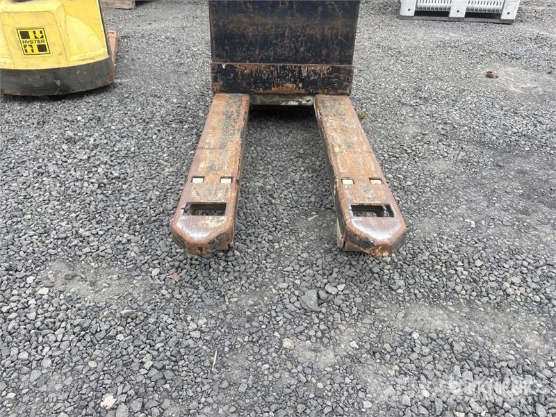Hyster W45Z-HD 4510 lb Electric Pallet Jack 手拉式油壓拖板車