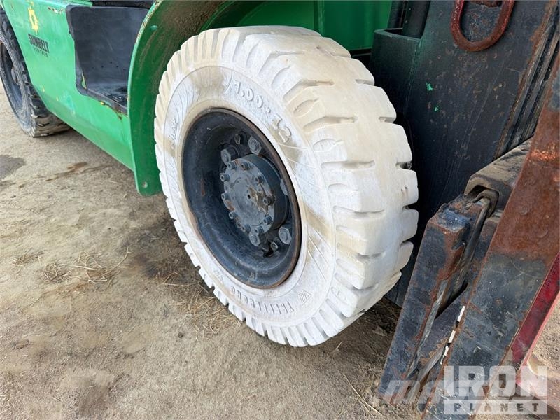 Hyundai 25L-7A 3340 lb Cushion Tire Forklift (Inoperable) Autokrāvēji - citi