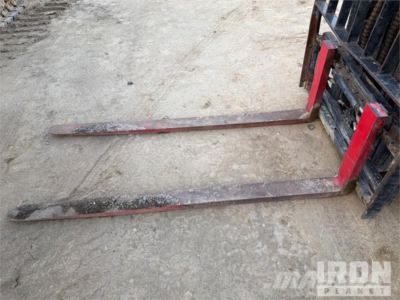 Hyundai 25L-7A 3340 lb Cushion Tire Forklift (Inoperable) Autokrāvēji - citi