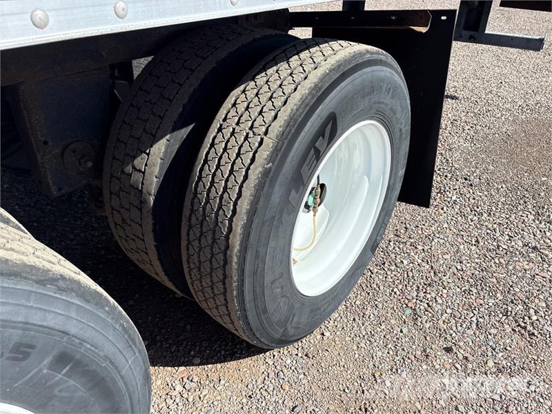 Hyundai 53 ft x 102 in T/A Van Trailer Причепи-фургони