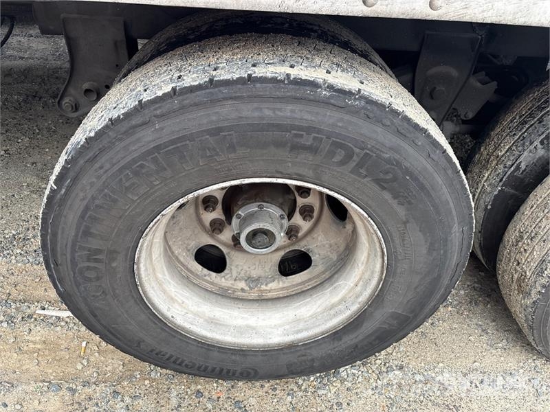Hyundai 53 ft x 102 in T/A Van Trailer Прицепы-фургоны