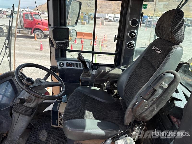 Hyundai HL970 Wheel Loader Колесни товарачи