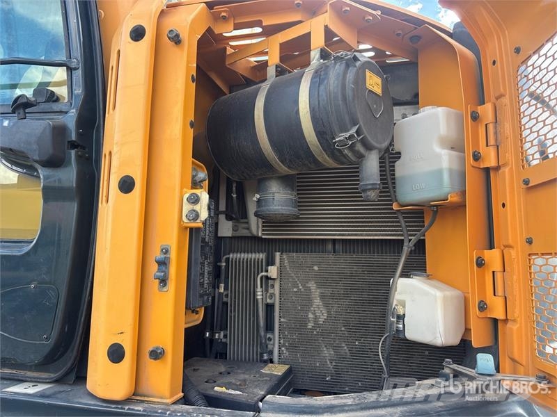 Hyundai HX235 LCR Tracked Excavator Pásová rýpadla