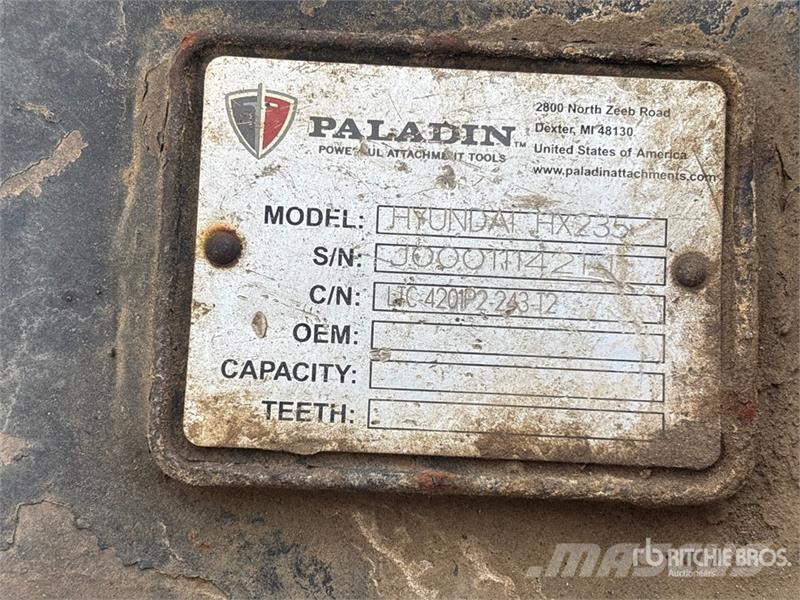 Hyundai HX235 LCR Tracked Excavator Pásová rýpadla