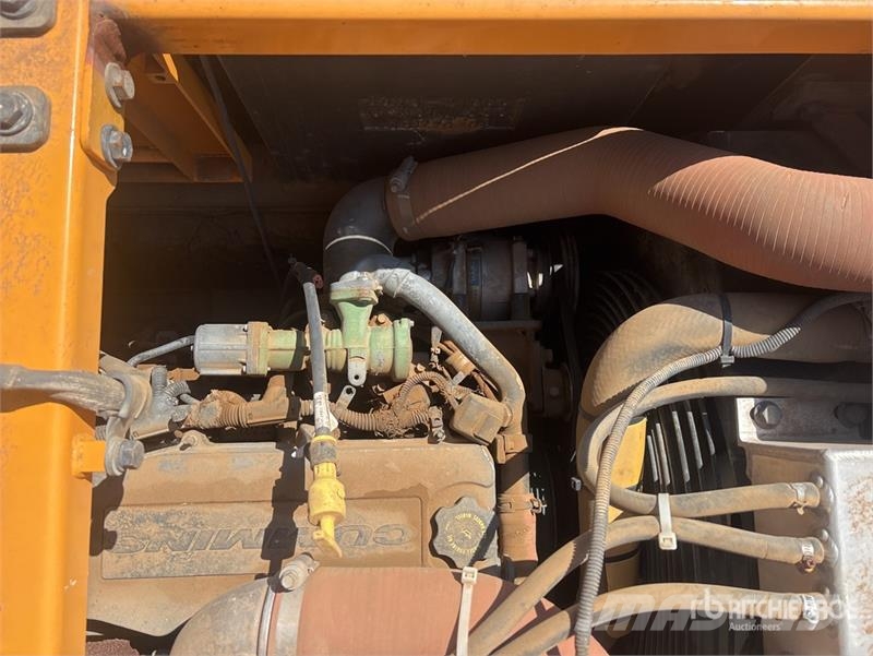 Hyundai HX235LCR Tracked Excavator Bageri guseničari