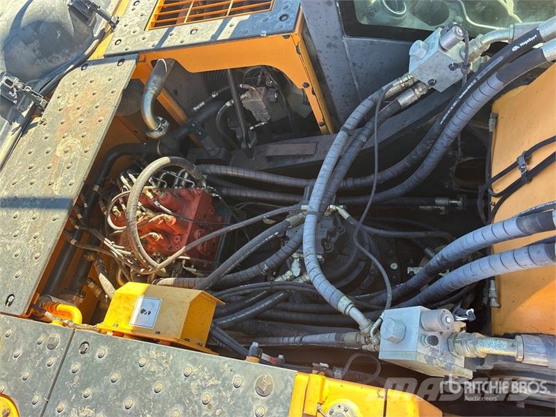 Hyundai HX330L Tracked Excavator Escavadoras de rastos