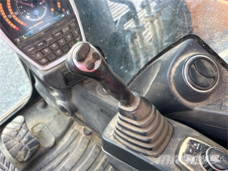 Hyundai HX380A L Kāpurķēžu ekskavatori