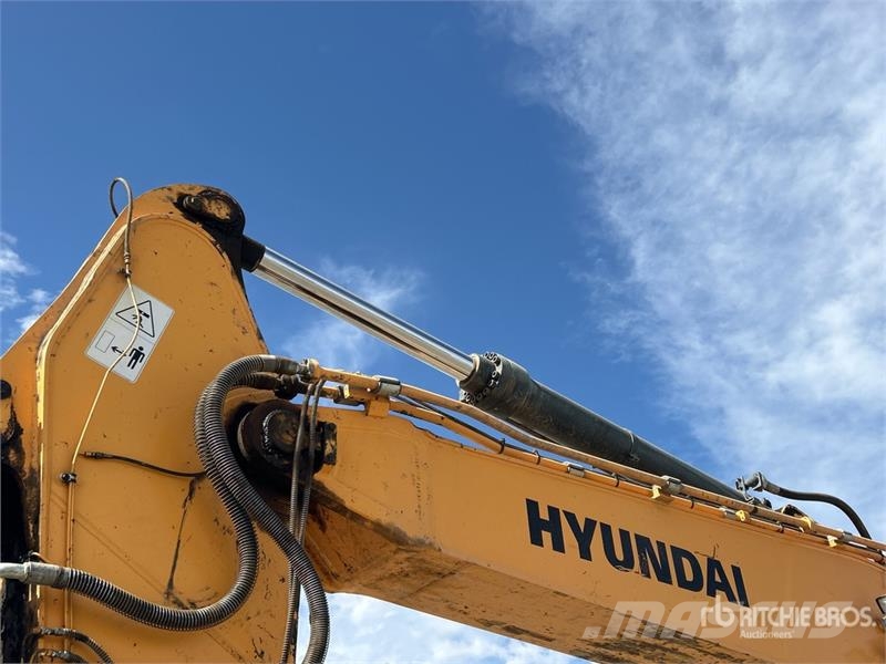 Hyundai HX480 L Tracked Excavator Crawler excavators