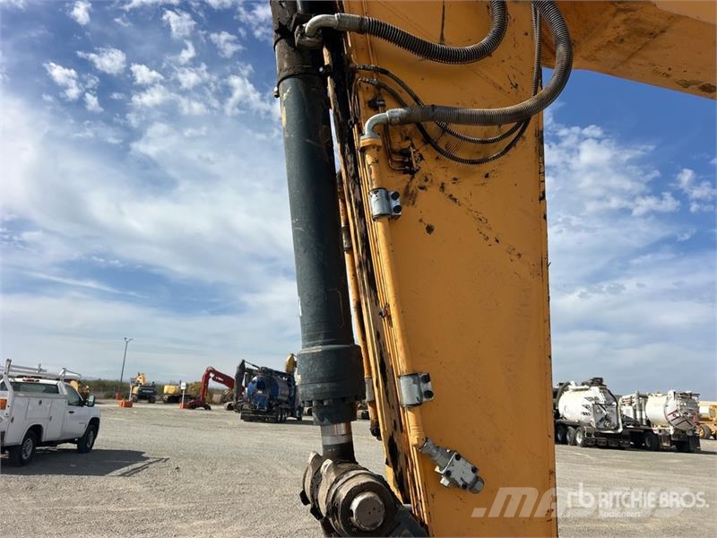 Hyundai HX480 L Tracked Excavator Crawler excavators