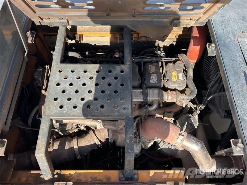 Hyundai HX480 L Tracked Excavator Crawler excavators