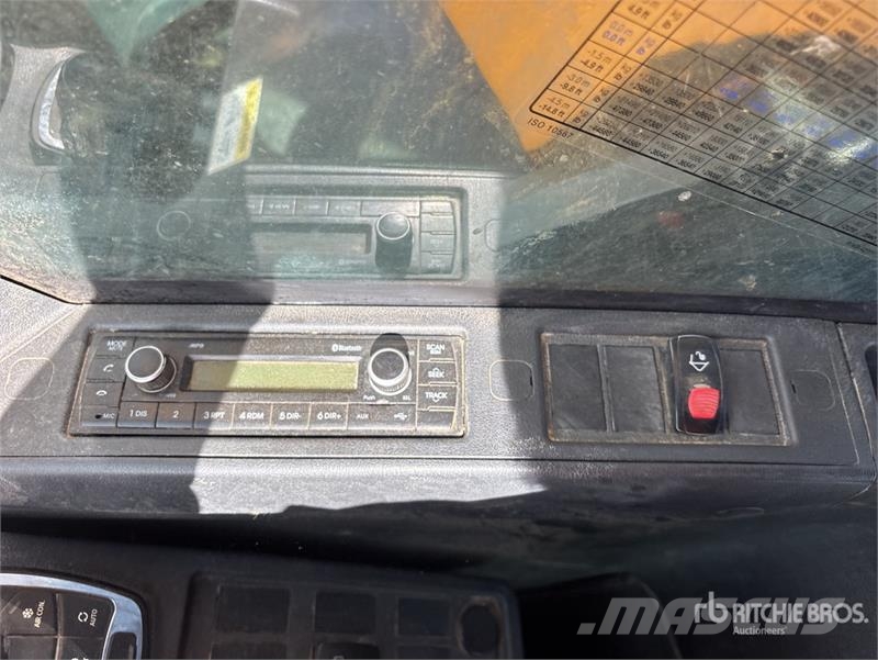 Hyundai HX480A L Kāpurķēžu ekskavatori