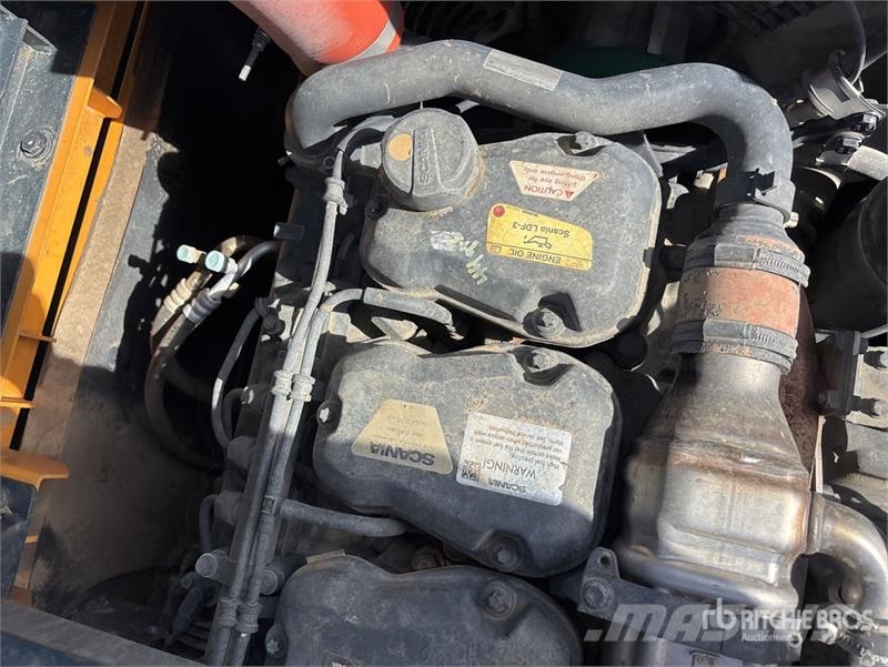 Hyundai HX480A L Kāpurķēžu ekskavatori