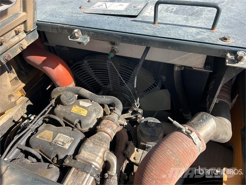 Hyundai HX480A L Kāpurķēžu ekskavatori