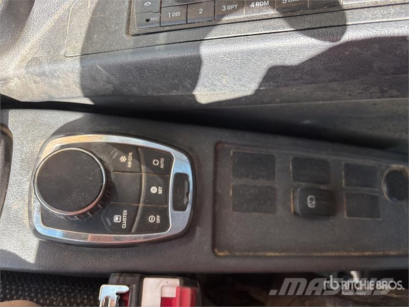 Hyundai HX480A L Kāpurķēžu ekskavatori
