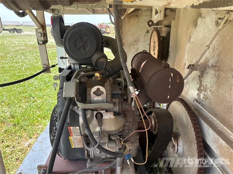 Hyundai Hydroseeder Otros componentes