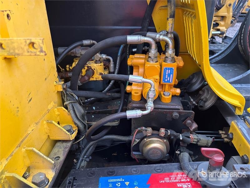 Hyundai R60-7 Tracked Excavator Bagri goseničarji
