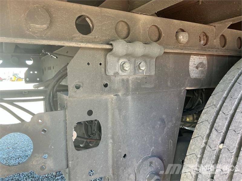 Hyundai V12530152-AJS Прицепы-фургоны