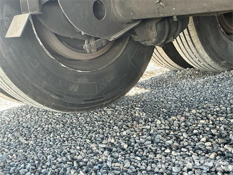 Hyundai V12530152-AJS Прицепы-фургоны