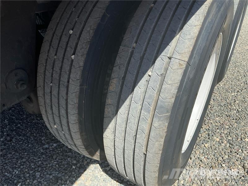 Hyundai V12530152-AJS Прицепы-фургоны