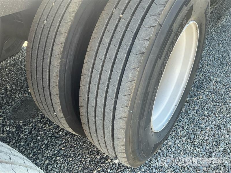 Hyundai V12530152-AJS Прицепы-фургоны