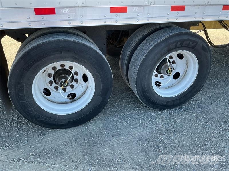 Hyundai VC2530152-AJS Прицепы-фургоны