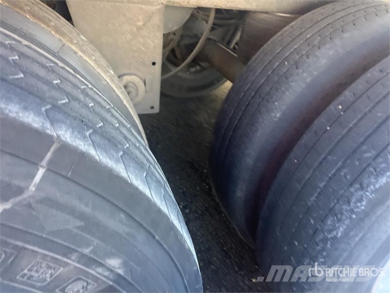 Hyundai VC2530152-AJS Прицепы-фургоны