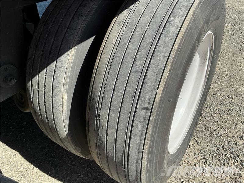 Hyundai VC2530152-AJS Прицепы-фургоны