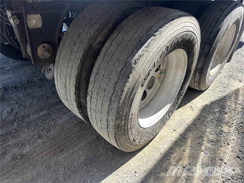 Hyundai VC2530152-AJS Прицепы-фургоны