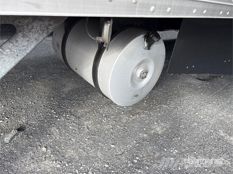 Hyundai VR2530152-AS Piekabes ar temperatūras kontroli
