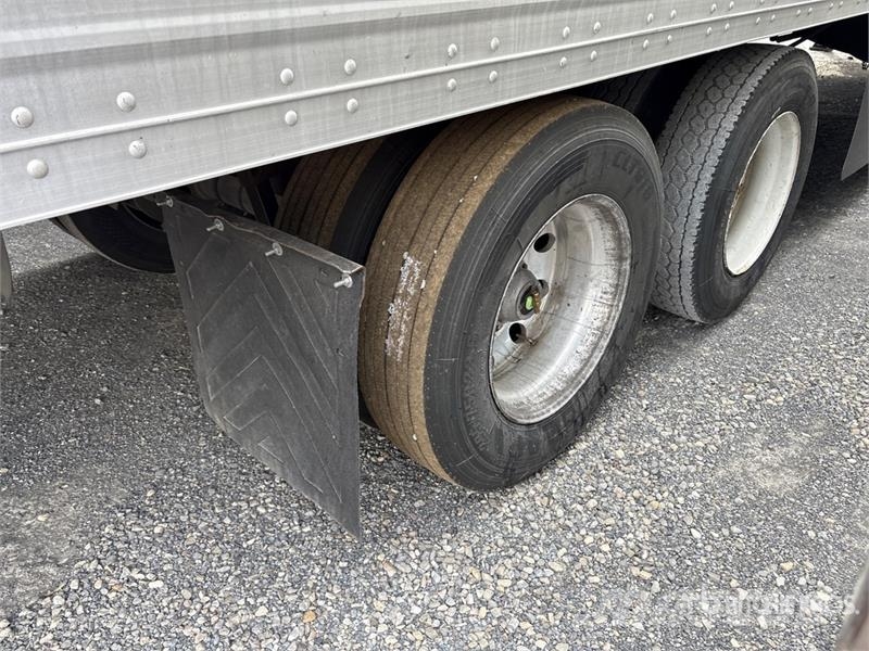 Hyundai VR2530152-AS Piekabes ar temperatūras kontroli
