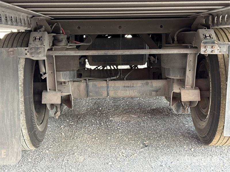 Hyundai VR2530152-AS Piekabes ar temperatūras kontroli