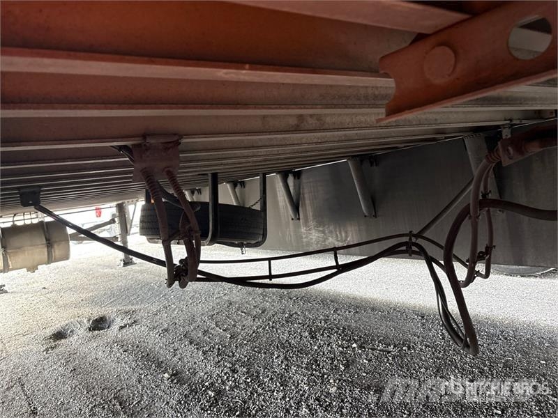 Hyundai VR2530152-AS Piekabes ar temperatūras kontroli