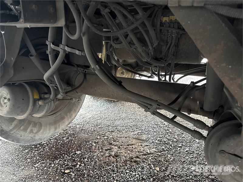 Hyundai VR2530152-AS Piekabes ar temperatūras kontroli