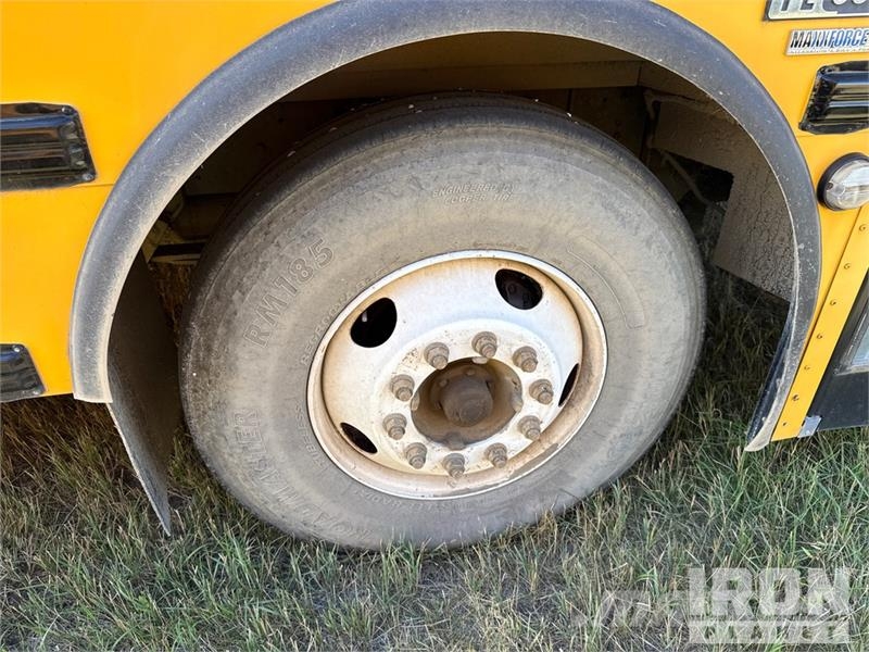 IC Corporation FE300 4x2 48-Seat School Bus Minibusy