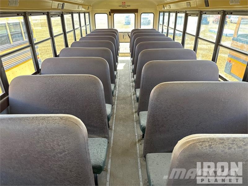IC Corporation FE300 4x2 48-Seat School Bus Minibusy